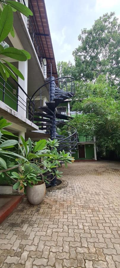Le Tamarin Guest House Auroville Exterior foto